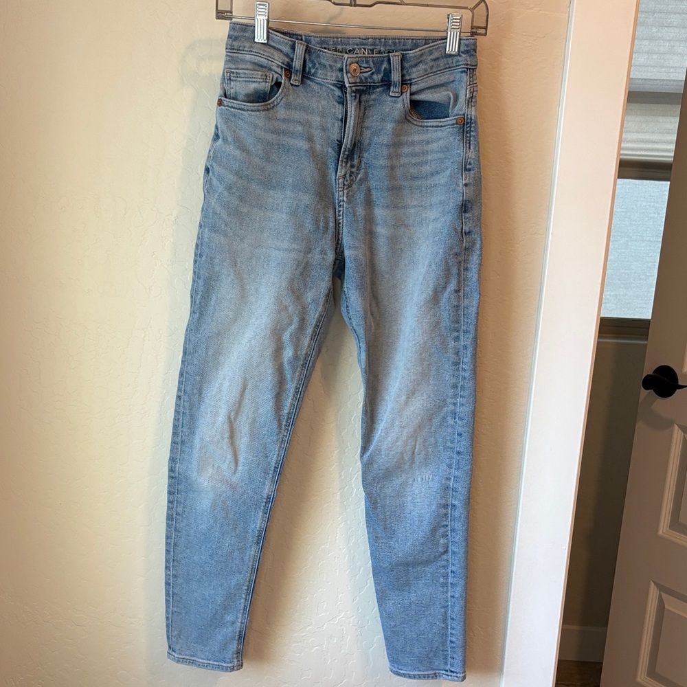 American Eagle Mom Jean